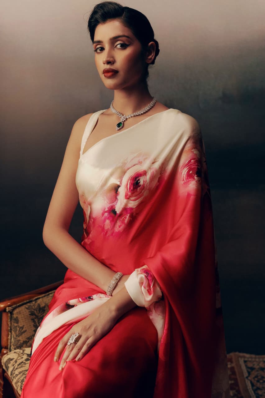 Scarlet Red Rose Ombre Printed Satin Saree - Mayantiie